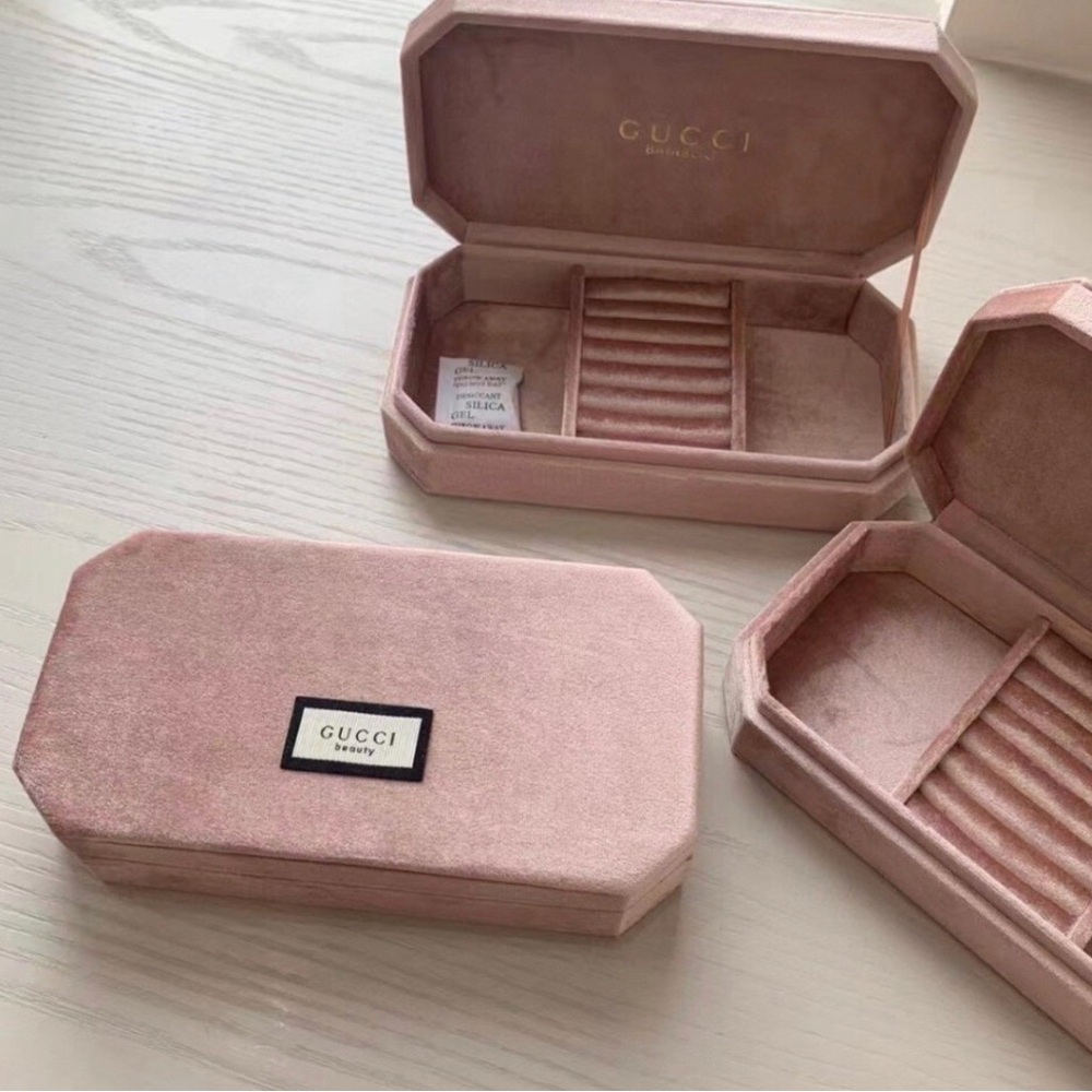 GUCCI Beauty Velvet Jewelry Accessories Organizer Case Pink GWP - GUC
